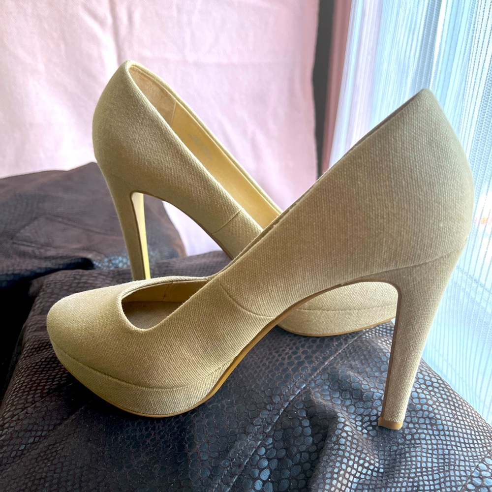 Diésel Kristaly Ivory stilettos. Size 8